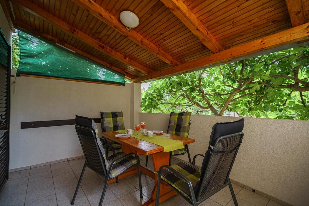 Apartment Bojic Vodice Esterno foto