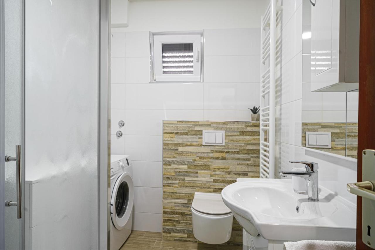 Apartment Bojic Vodice Esterno foto