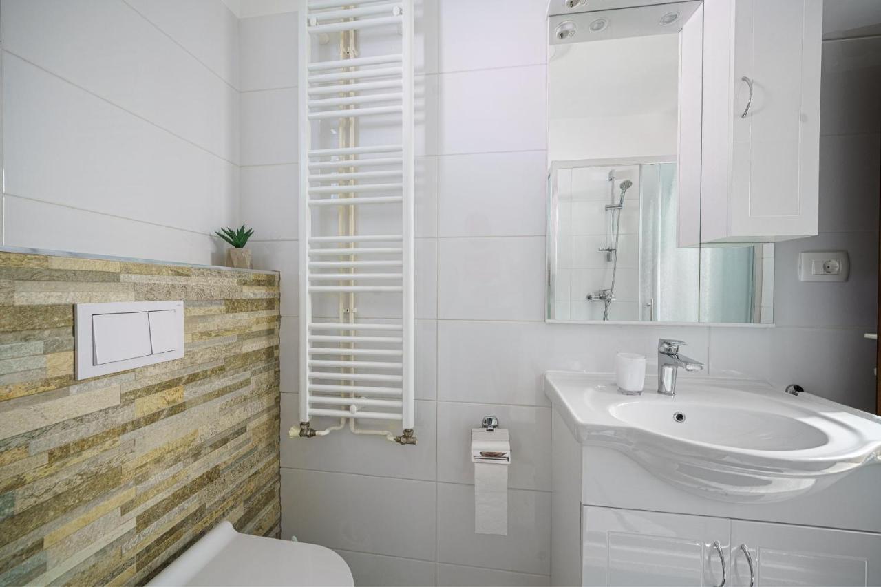 Apartment Bojic Vodice Esterno foto